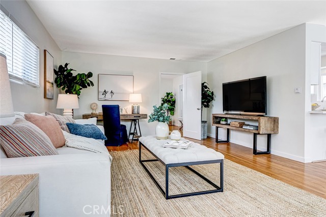 426 S Broadway, Redondo Beach CA: https://media.crmls.org/medias/179acab2-82fd-40dc-8799-ff790f17b0b2.jpg