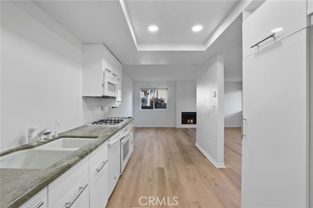 Detail Gallery Image 10 of 32 For 19132 Shoreline #2,  Huntington Beach,  CA 92648 - 1 Beds | 1 Baths