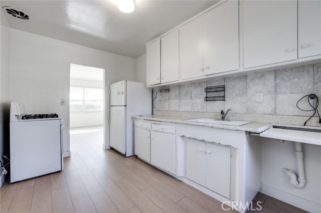 Detail Gallery Image 8 of 15 For 8075 Yorktown, Huntington Beach,  CA 92646 - 2 Beds | 1 Baths