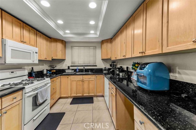 Detail Gallery Image 11 of 31 For 2101 E 21st #212,  Signal Hill,  CA 90755 - 2 Beds | 2 Baths