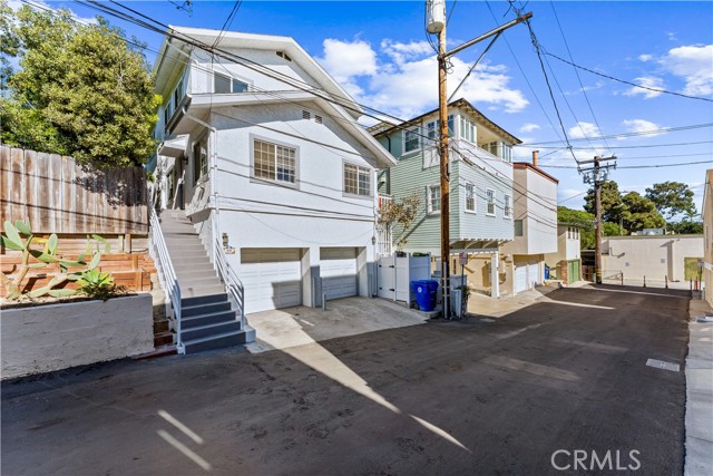 400 17th Street, Manhattan Beach, California 90266, 4 Bedrooms Bedrooms, ,2 BathroomsBathrooms,Residential,For Sale,17th,PW24197344