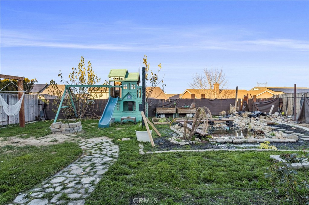 https://media.crmls.org/medias/179befd4-6191-43f0-b78d-bf4535b4d8d3.jpg?preset=X-Large