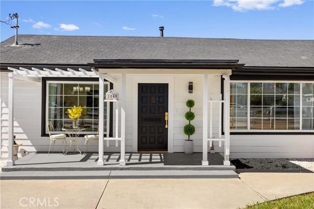 1049 2nd Street, Norco CA: https://media.crmls.org/medias/179c6a06-5340-4894-b7f0-fb812121d7a1.jpg