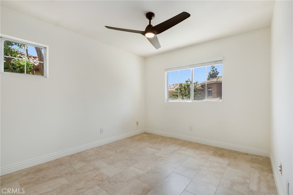 179ce8ea E000 4042 94b1 673e2f409b1e