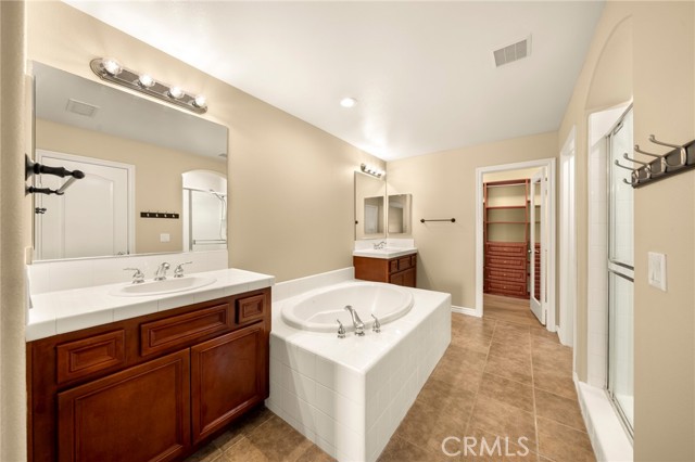 Detail Gallery Image 44 of 75 For 26640 via Bellazza, Valencia,  CA 91381 - 3 Beds | 2/1 Baths
