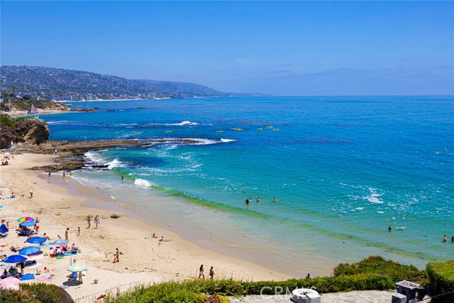 1051 Marine Drive, Laguna Beach CA: https://media.crmls.org/medias/179dc06f-a42e-4f10-81e1-90d1b109c400.jpg