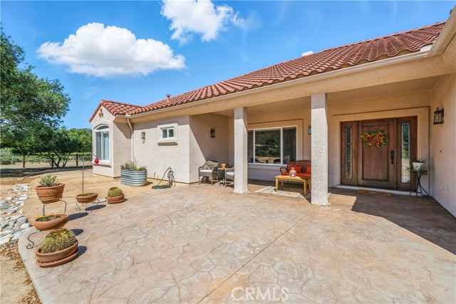 10204 Mount Olympus Valley Road, Fallbrook CA: https://media.crmls.org/medias/179f96d5-057d-4b16-80c7-4a72f5d8d8d3.jpg