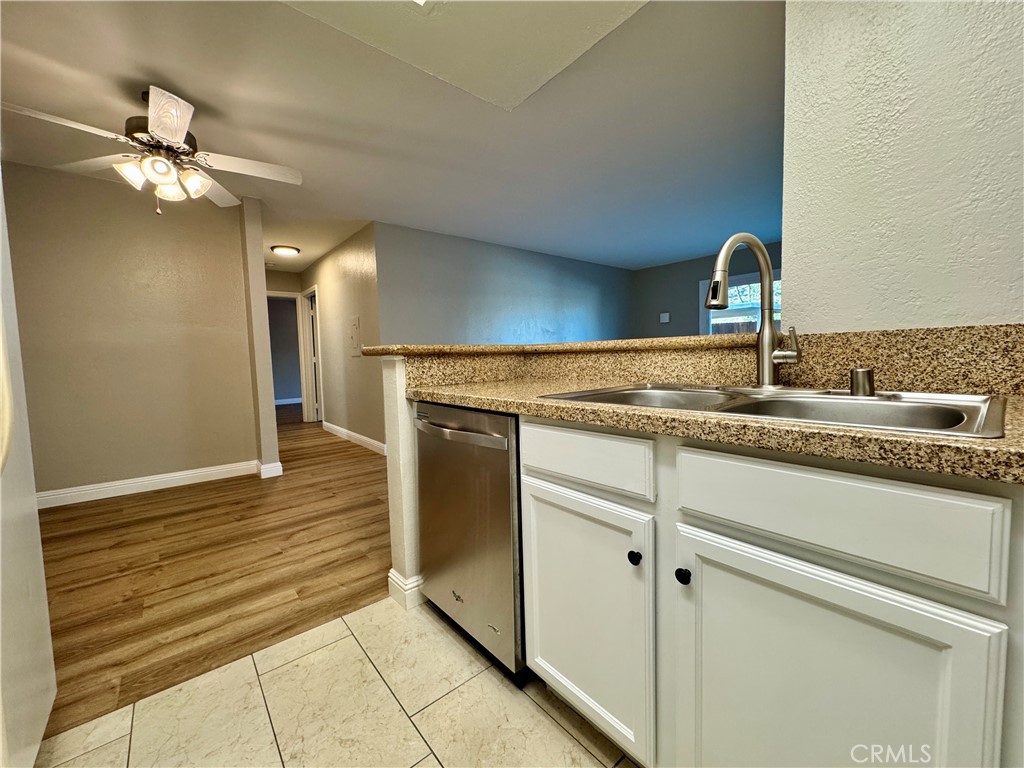 432 Edgehill - photo 11