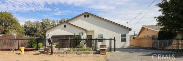 Detail Gallery Image 2 of 16 For 4847 Hedrick Ave, Riverside,  CA 92505 - 4 Beds | 2 Baths