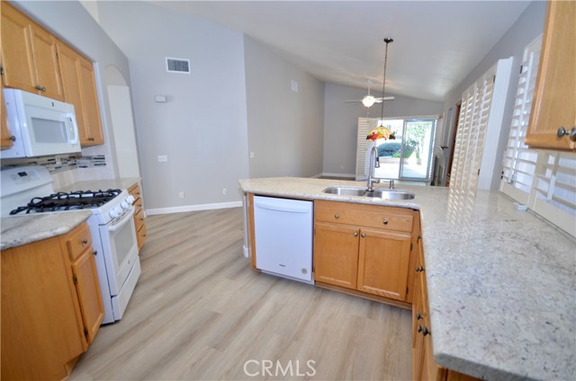 Detail Gallery Image 8 of 25 For 23883 via Pamilla, Murrieta,  CA 92562 - 2 Beds | 2 Baths