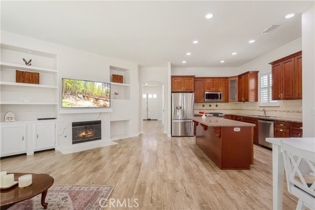 Detail Gallery Image 14 of 37 For 41814 Corte Lara, Temecula,  CA 92592 - 4 Beds | 3 Baths