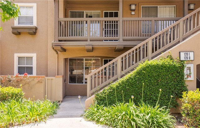 Detail Gallery Image 2 of 18 For 120 S Cross Creek Rd #D,  Orange,  CA 92869 - 1 Beds | 1 Baths