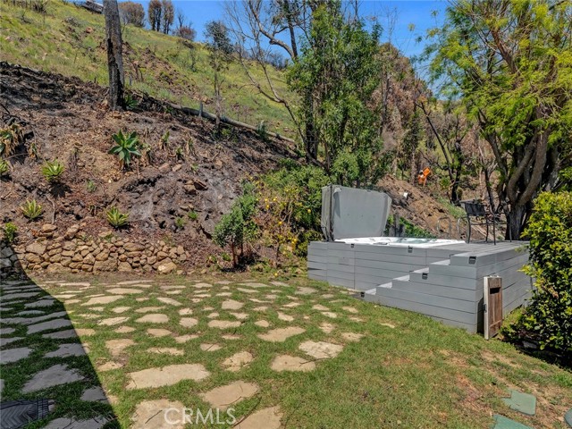 Detail Gallery Image 10 of 39 For 20537 Little Rock Way, Malibu,  CA 90265 - 5 Beds | 3 Baths