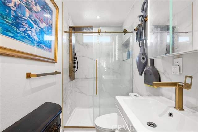 Detail Gallery Image 3 of 7 For 318 Sycamore Street, Santa Paula,  CA 93060 - 2 Beds | 1 Baths