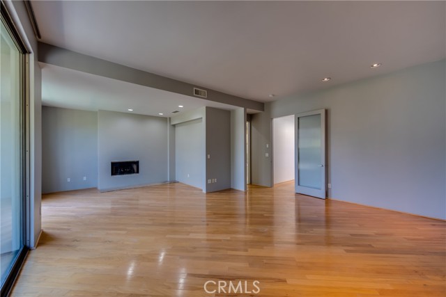 143 Union Jack Mall, Marina del Rey CA: https://media.crmls.org/medias/17a1ffe1-c38d-4e81-87c6-108453b66a81.jpg
