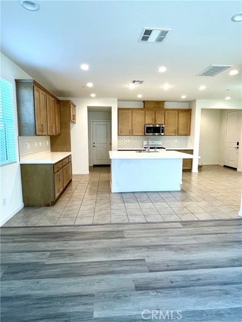 Detail Gallery Image 5 of 16 For 32857 Tanant Dr, Temecula,  CA 92591 - 4 Beds | 3 Baths