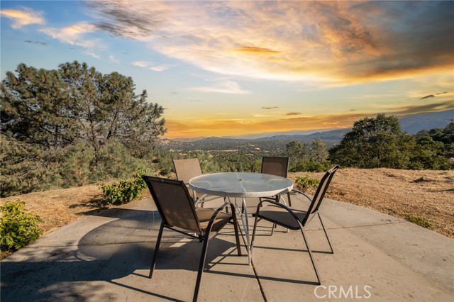 34689 Whispering Springs Lane, Tollhouse CA: https://media.crmls.org/medias/17a2322e-a3d9-48c6-a7dc-f2c0a21d6a78.jpg