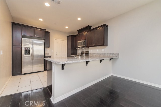 Detail Gallery Image 4 of 16 For 6014 Eucalyptus Ave, Chino,  CA 91710 - 3 Beds | 3 Baths