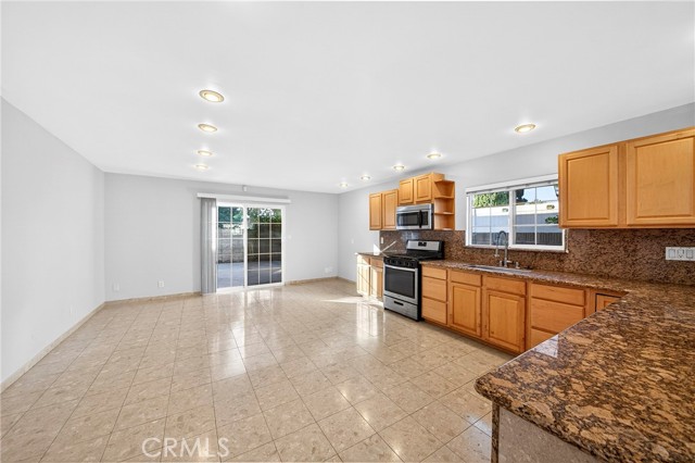 Detail Gallery Image 14 of 45 For 5267 Meadow Wood, Lakewood,  CA 90712 - 3 Beds | 2 Baths