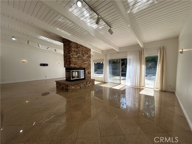 Detail Gallery Image 10 of 30 For 24010 Hatteras, Woodland Hills,  CA 91367 - 4 Beds | 2 Baths