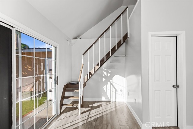 1941 W Kenneth Road, Glendale CA: https://media.crmls.org/medias/17a2ecf1-a68c-4f72-937b-262041a45e50.jpg