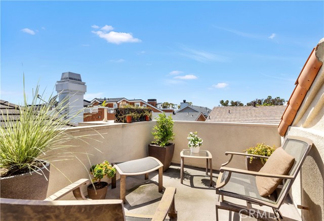 Detail Gallery Image 14 of 15 For 611 Begonia Ave #B,  Corona Del Mar,  CA 92625 - 2 Beds | 2 Baths