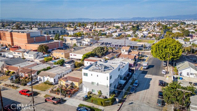 Detail Gallery Image 31 of 37 For 6919 S Menlo Ave, Los Angeles,  CA 90044 - 4 Beds | 4/1 Baths