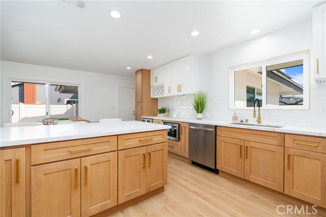 Detail Gallery Image 13 of 30 For 2076 N Diamond, Orange,  CA 92867 - 4 Beds | 2 Baths