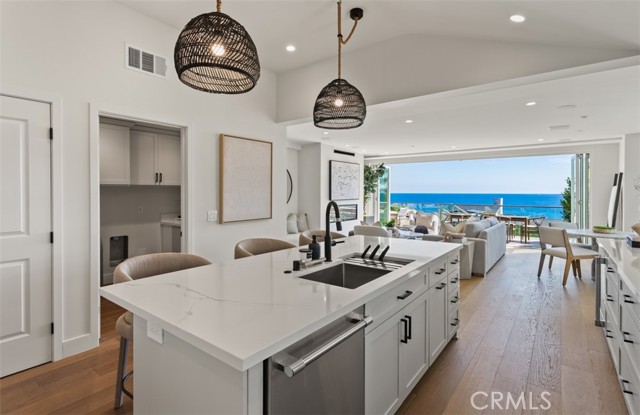 Detail Gallery Image 14 of 47 For 1373 N Coast Hwy, Laguna Beach,  CA 92651 - 3 Beds | 3/1 Baths