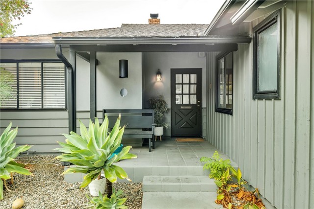 Detail Gallery Image 4 of 29 For 5425 Halbrent, Sherman Oaks,  CA 91411 - 3 Beds | 2 Baths