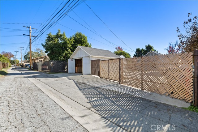 Detail Gallery Image 32 of 38 For 421 W Colorado Bld, Monrovia,  CA 91016 - 3 Beds | 2 Baths