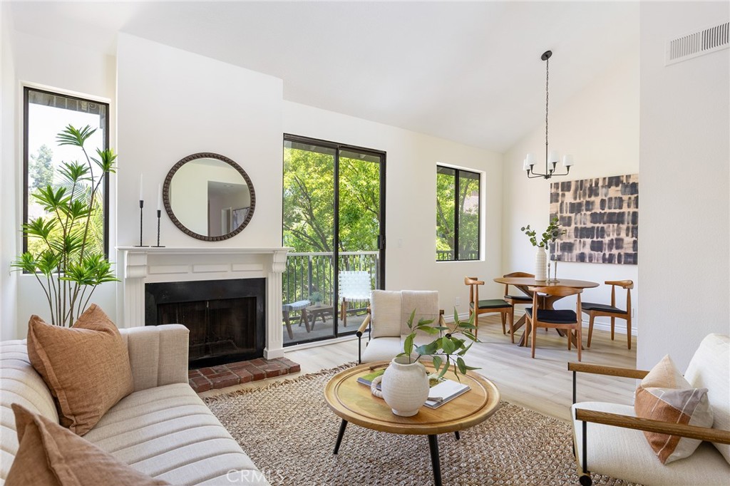 330 Cordova Street #322