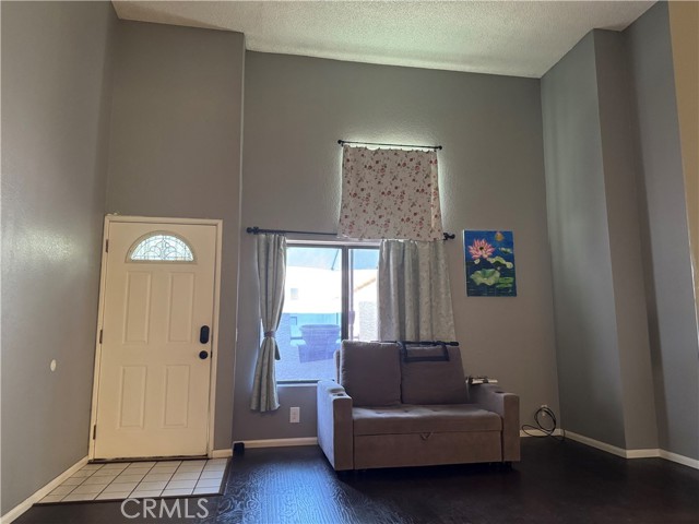 Detail Gallery Image 2 of 22 For 372 Park Shadow Ct #44,  Baldwin Park,  CA 91706 - 2 Beds | 2 Baths