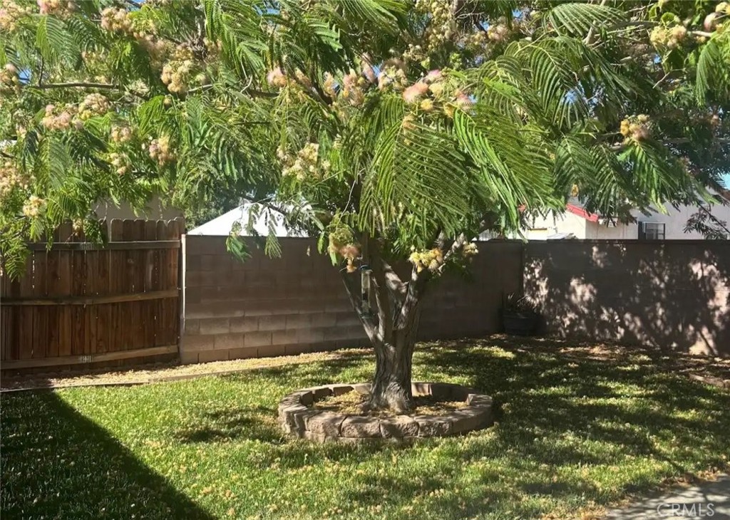 https://media.crmls.org/medias/17a5d597-9413-4068-886c-0c59e001ecab.jpg?preset=X-Large