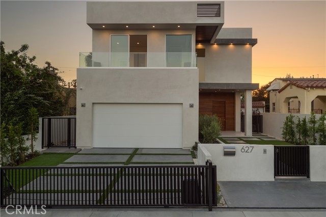 627 N Vista Street, Los Angeles CA: https://media.crmls.org/medias/17a65952-6699-4c37-b22d-00e58c0b0686.jpg
