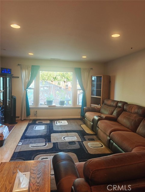 4167 Brookside Drive, Pittsburg CA: https://media.crmls.org/medias/17a67422-c9dd-4c18-b62b-18803268a4f5.jpg
