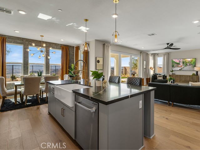 Detail Gallery Image 14 of 40 For 28905 Saddle Cir, Castaic,  CA 91384 - 3 Beds | 2/1 Baths