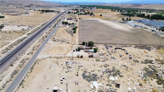 22731 Bryman Road, Oro Grande CA: https://media.crmls.org/medias/17a72eb7-5168-4064-95a3-76141a575e61.jpg