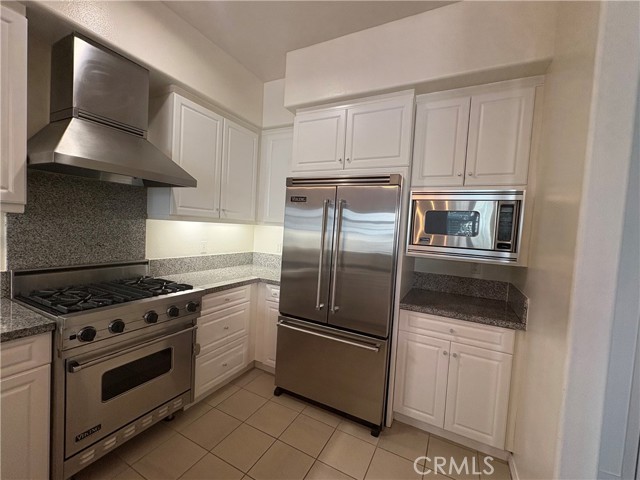 4050 Glencoe Avenue, Marina del Rey CA: https://media.crmls.org/medias/17a74540-c189-4c1a-808a-ce3d3b9521d4.jpg