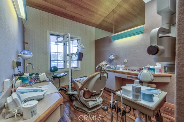 Image 33 of 52 For 16336 Whittier