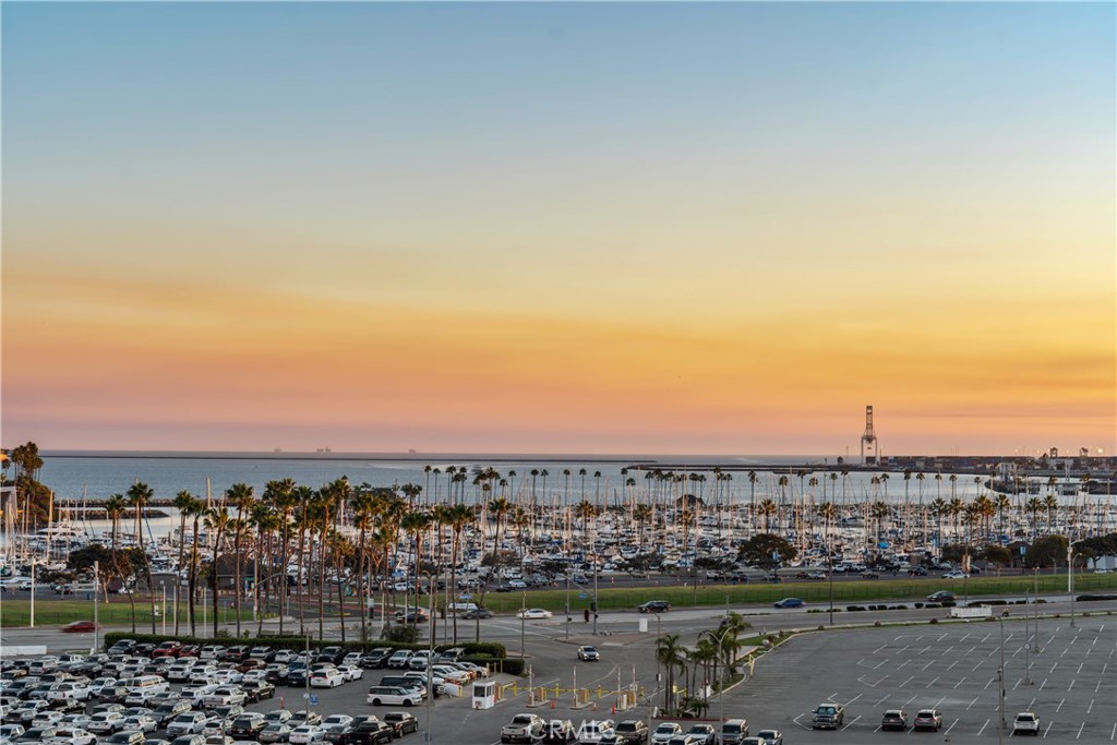 https://media.crmls.org/medias/17a787a0-4f60-40f1-83f3-9597ee9c7f57.jpg?preset=X-Large