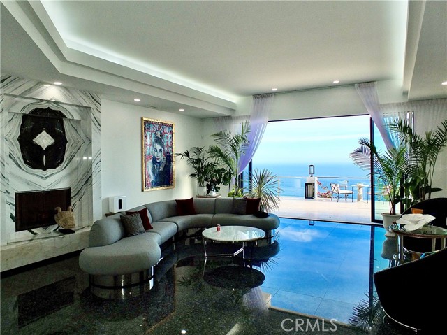 Panoramic Pacific Ocean Views beckon from the Foyer