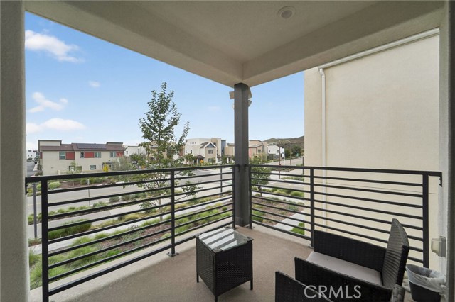 Detail Gallery Image 15 of 33 For 27508 Feathery Cassia, Valencia,  CA 91381 - 3 Beds | 2/1 Baths