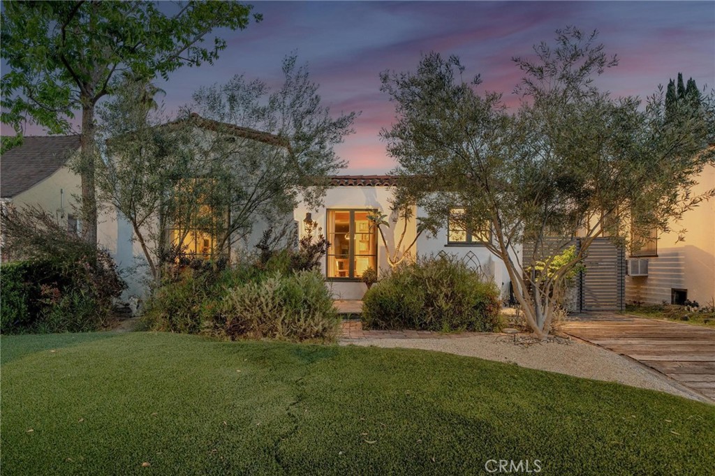 3428 Gardenside