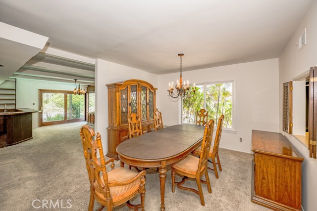 851 Misty Isle Drive, Glendale CA: https://media.crmls.org/medias/17a88dbc-37a6-4b1a-a9a5-00e341e2d729.jpg