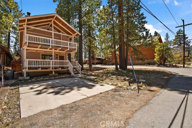 Detail Gallery Image 1 of 29 For 40133 Mahanoy Ln, Big Bear Lake,  CA 92315 - 4 Beds | 2 Baths