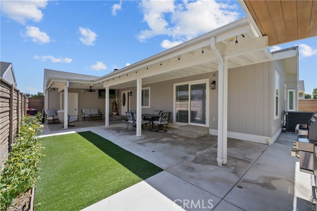 Detail Gallery Image 22 of 29 For 19983 Crestview Dr, Canyon Country,  CA 91351 - 3 Beds | 2 Baths