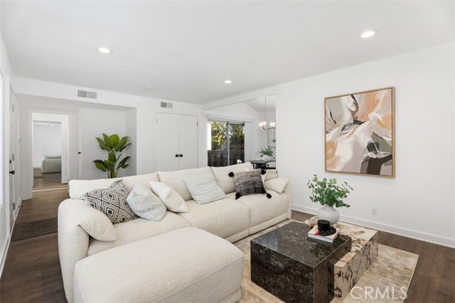 Front Image Thumbnail for CROC26049111