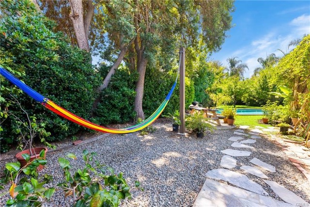 Detail Gallery Image 21 of 28 For 5655 Katherine Ave, Sherman Oaks,  CA 91401 - 2 Beds | 1 Baths