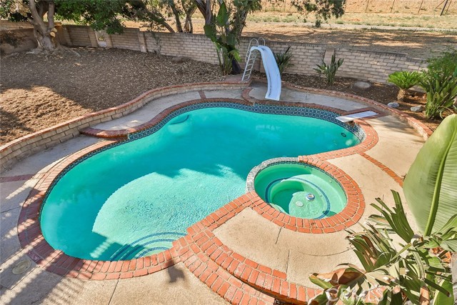 Detail Gallery Image 28 of 41 For 20591 Celtic St, Chatsworth,  CA 91311 - 5 Beds | 3/1 Baths